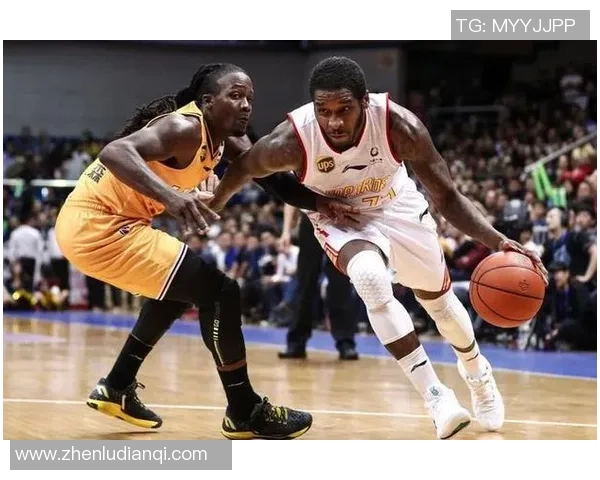 上海篮球队在钻石联赛中以70分稳居积分榜首位表现出色