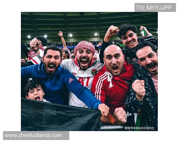 足球决赛将在激情四溢的赛场上展开精彩对决,谁将捧起冠军奖杯成为焦点 足球决赛将在激情四溢的赛场上展开精彩对决,谁将捧起冠军奖杯成为焦点